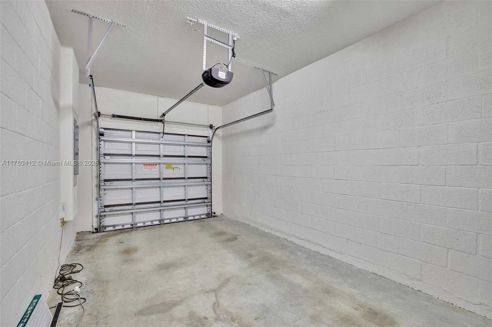 Small Image of 4208 NORTH DIXIE HWY #23, Oakland Park Number 21