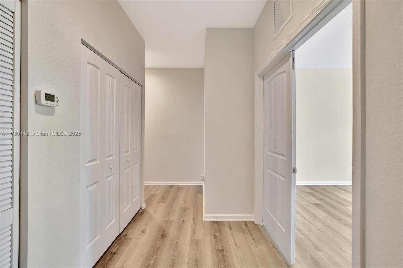 Small Image of 4208 NORTH DIXIE HWY #23, Oakland Park Number 25