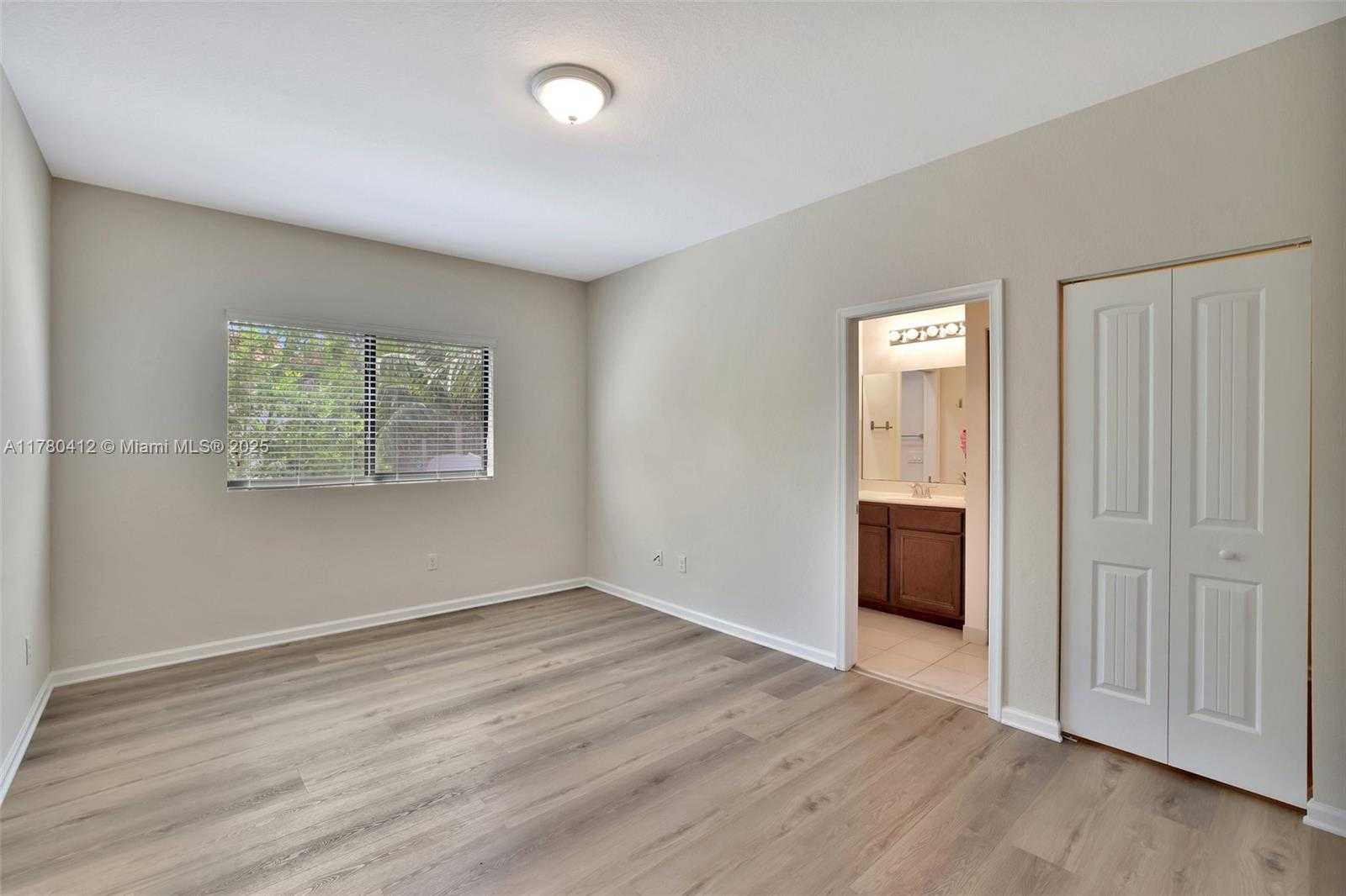 Small Image of 4208 NORTH DIXIE HWY #23, Oakland Park Number 28