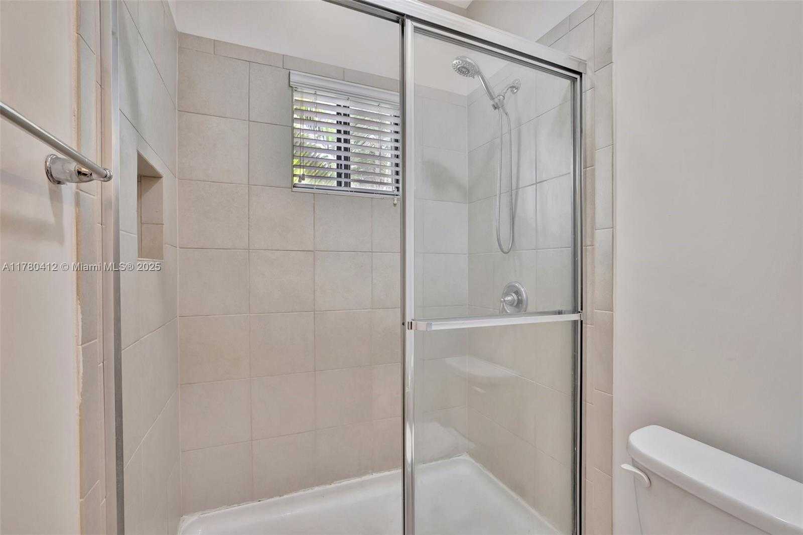 Small Image of 4208 NORTH DIXIE HWY #23, Oakland Park Number 32