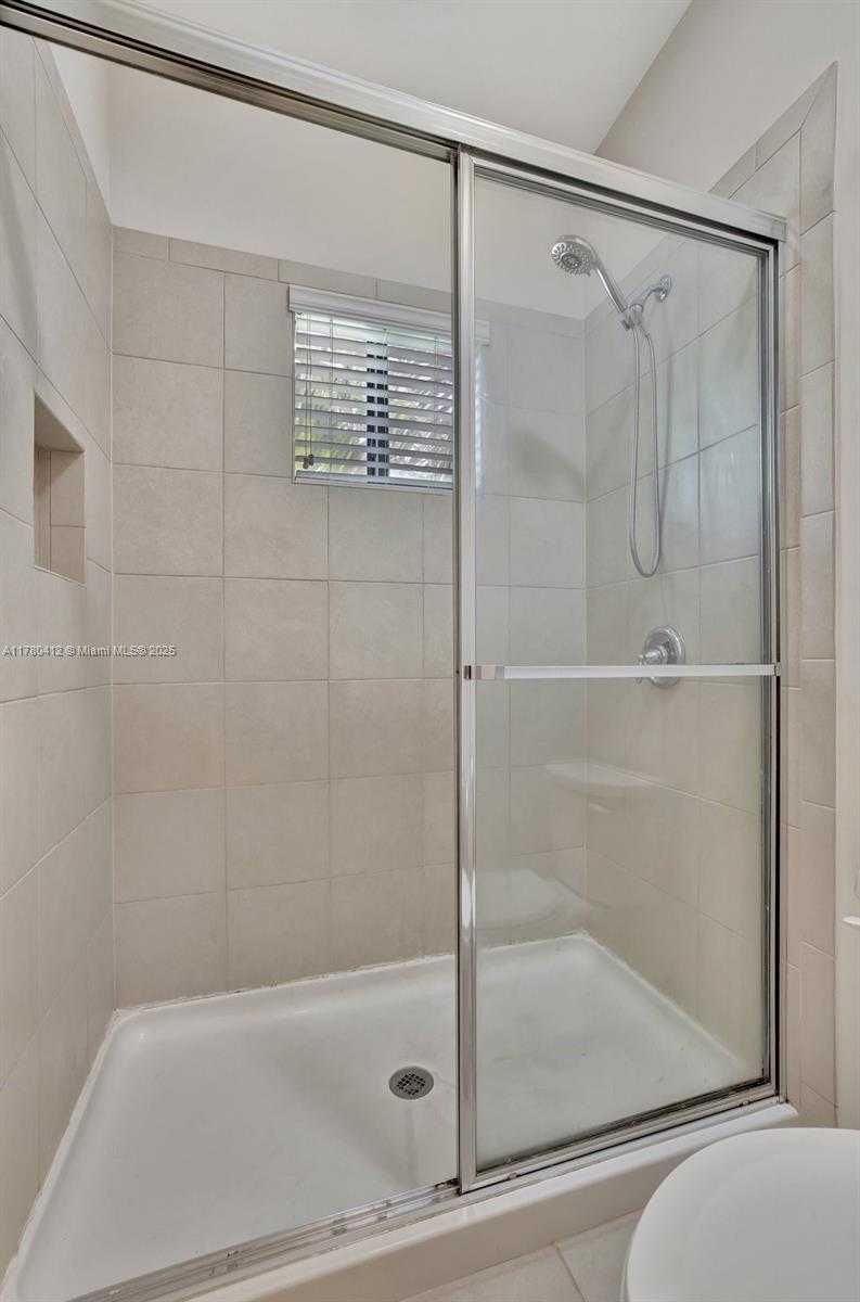 Small Image of 4208 NORTH DIXIE HWY #23, Oakland Park Number 33
