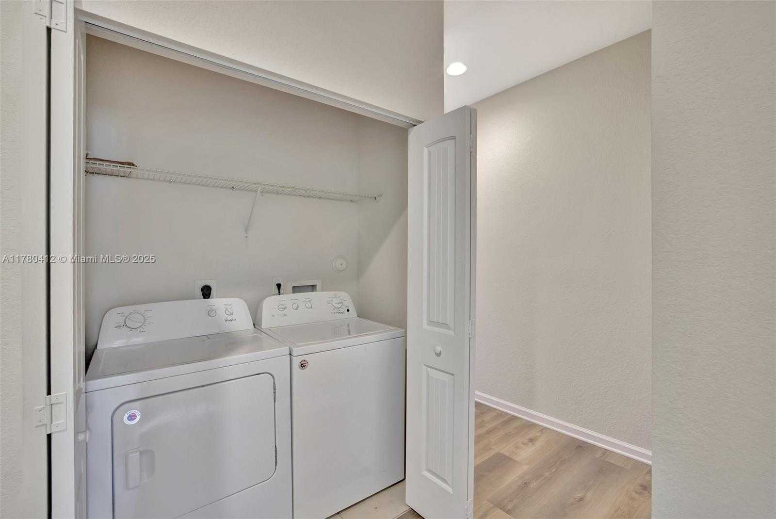 Small Image of 4208 NORTH DIXIE HWY #23, Oakland Park Number 35