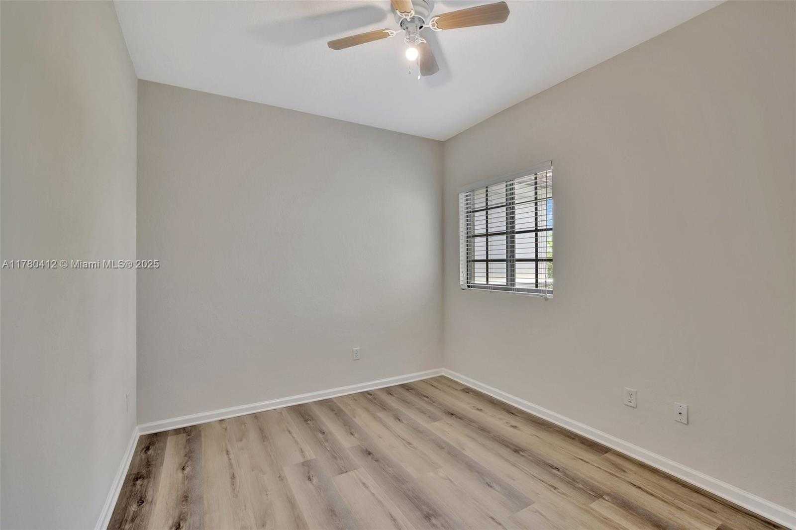 Small Image of 4208 NORTH DIXIE HWY #23, Oakland Park Number 37