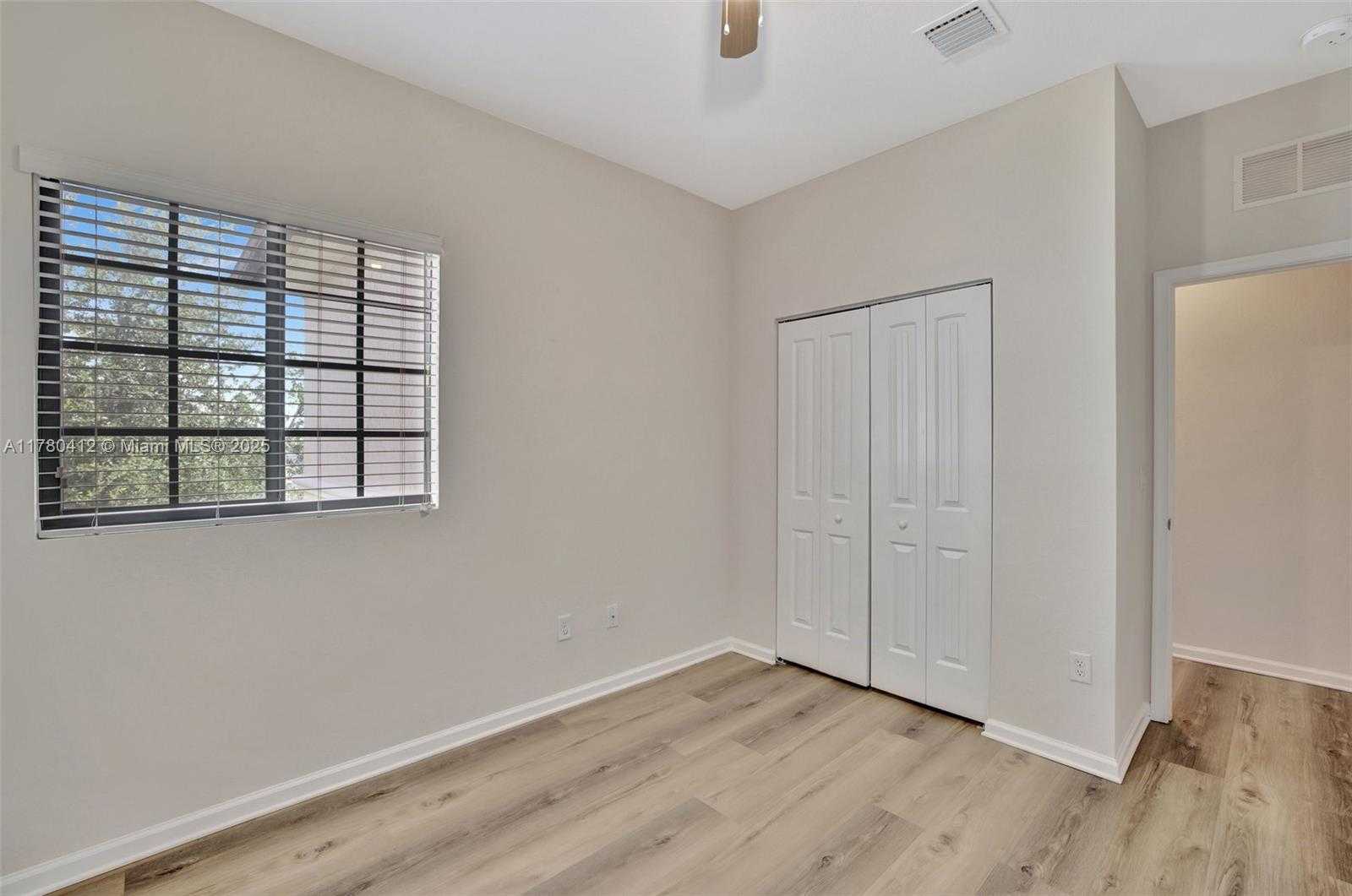 Small Image of 4208 NORTH DIXIE HWY #23, Oakland Park Number 38