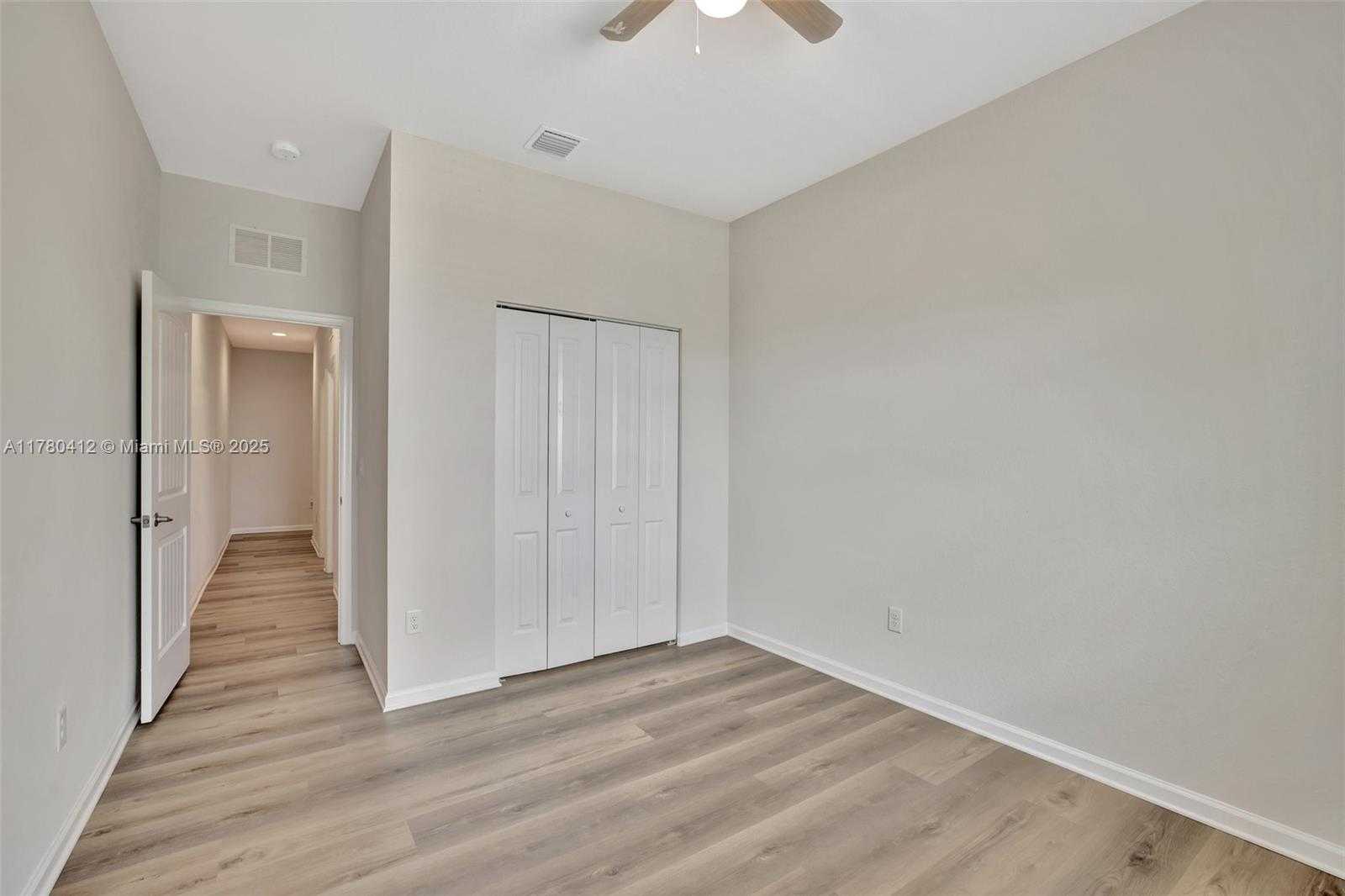 Small Image of 4208 NORTH DIXIE HWY #23, Oakland Park Number 43