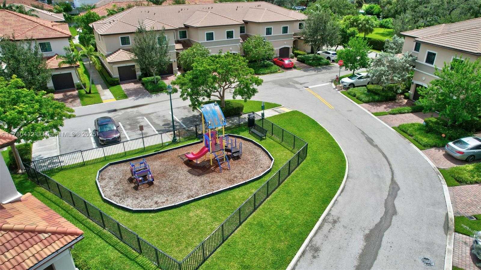 Small Image of 4208 NORTH DIXIE HWY #23, Oakland Park Number 55