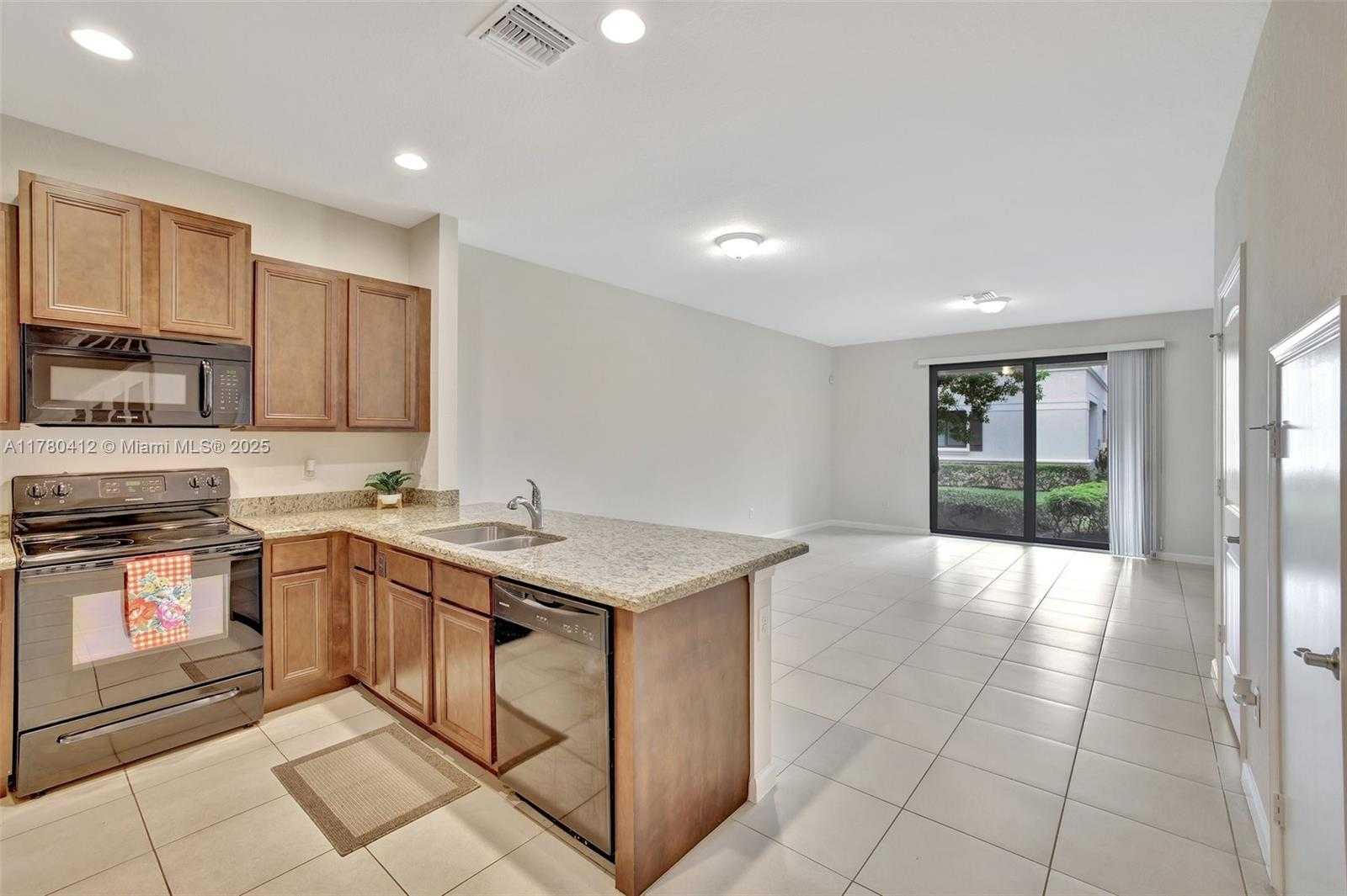 Small Image of 4208 NORTH DIXIE HWY #23, Oakland Park Number 8