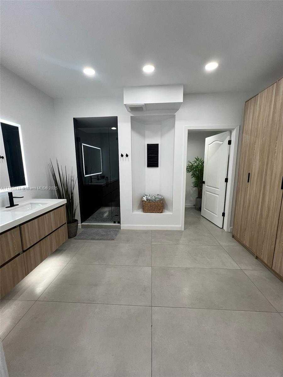 Small Image of 10770 NORTH WEST 66TH ST #203, Doral Number 20