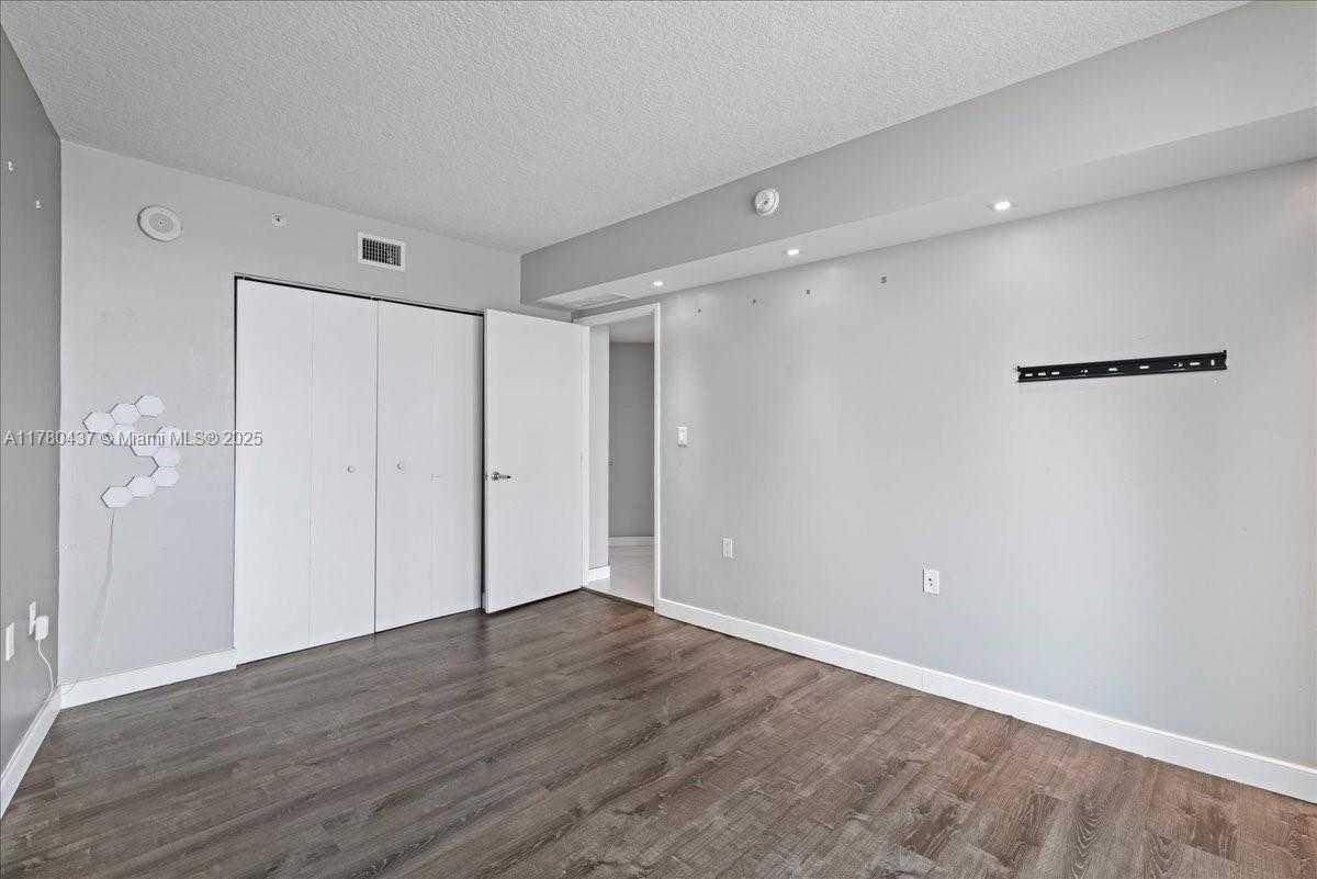 Small Image of 200 SUNNY ISLE BL #2-1202, Sunny Isles Beach Number 17