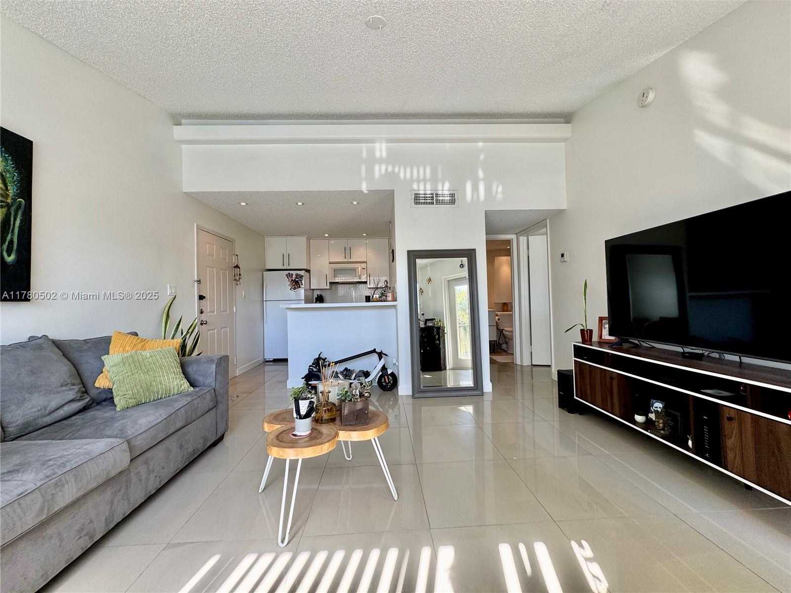 Small Image of 550 SOUTH PARK RD #36-8, Hollywood Number 6