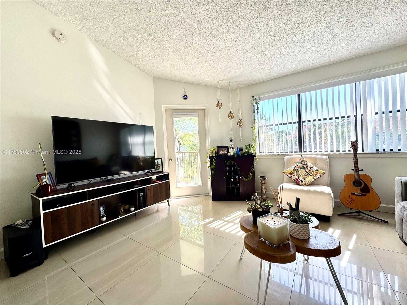 Small Image of 550 SOUTH PARK RD #36-8, Hollywood Number 8