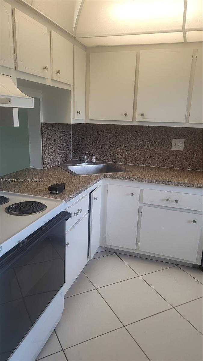 Small Image of 6091 NORTH WEST 61 AVENUE #310, Tamarac Number 3