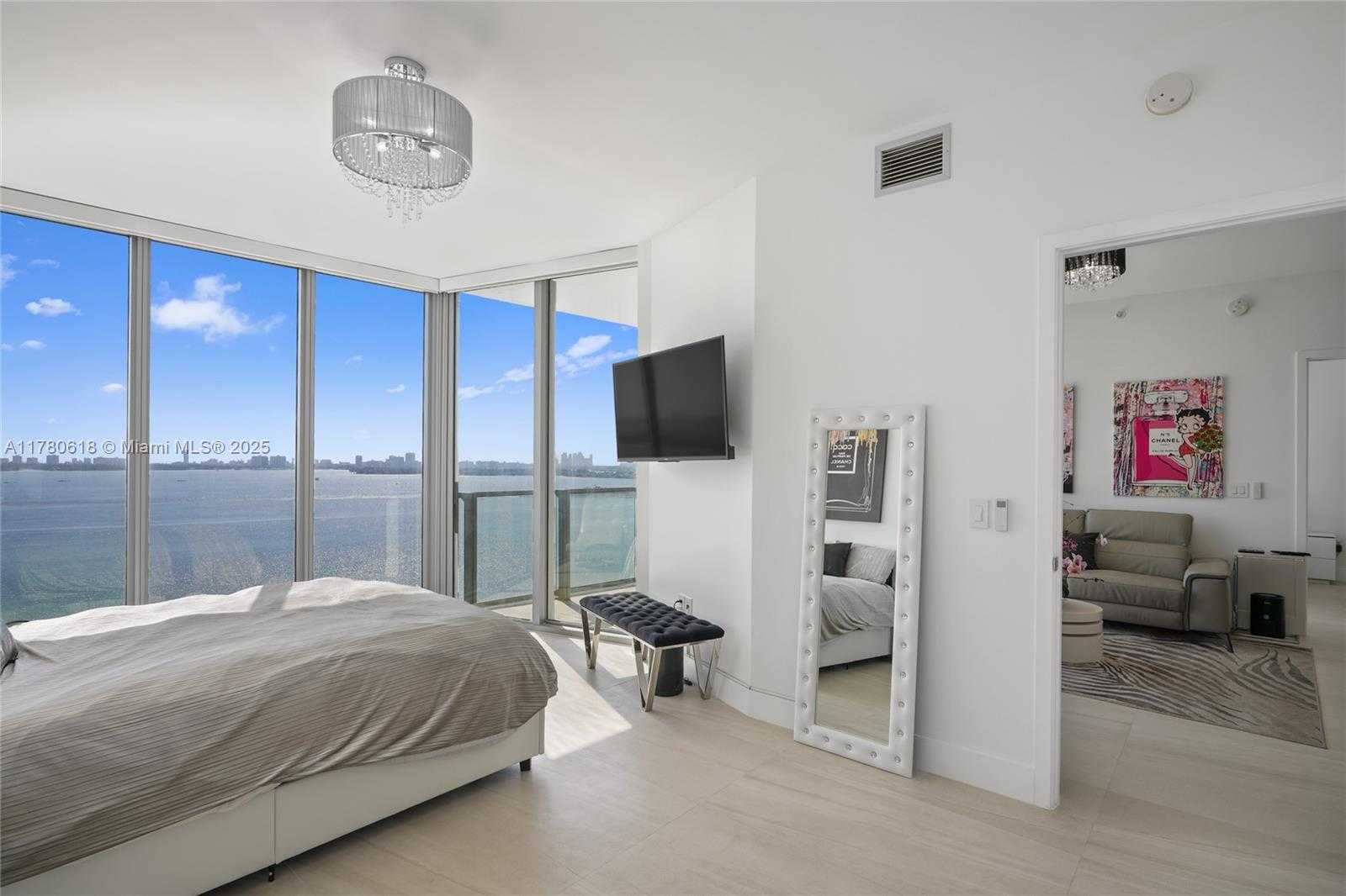 Small Image of 2900 NE 7th Ave, Miami, FL 33137, USA Number 22