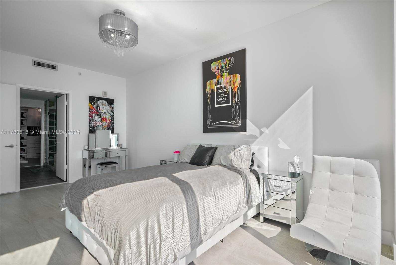 Small Image of 2900 NE 7th Ave, Miami, FL 33137, USA Number 25