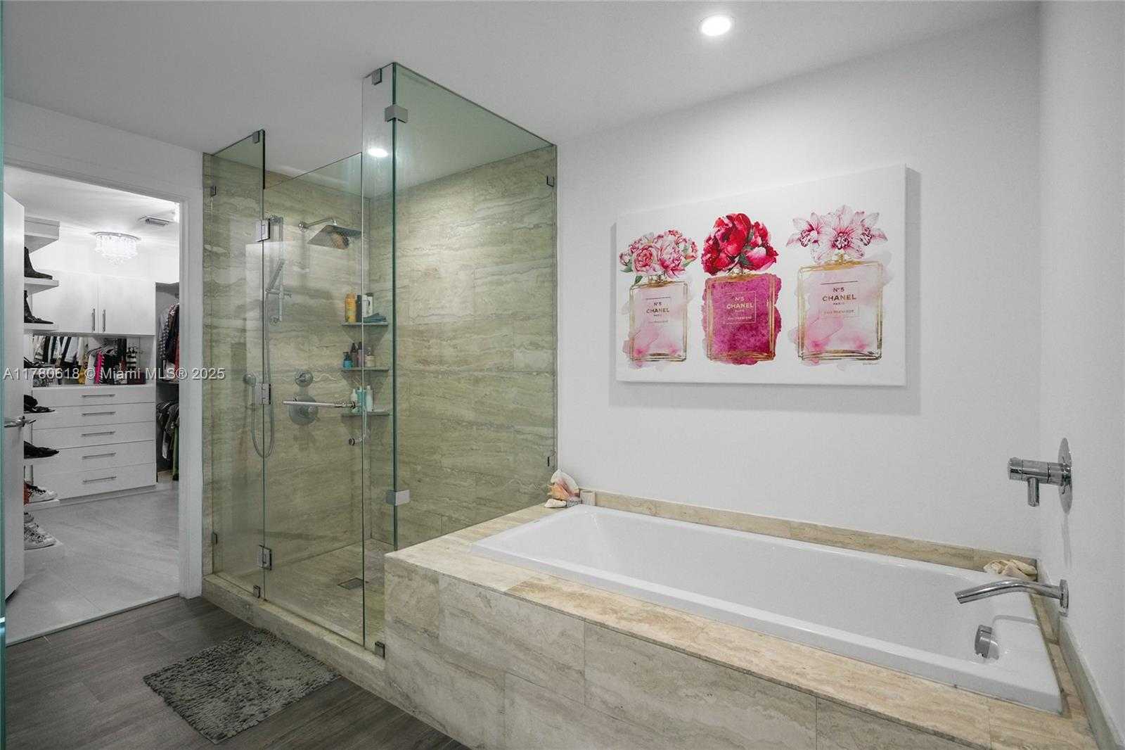 Small Image of 2900 NE 7th Ave, Miami, FL 33137, USA Number 28