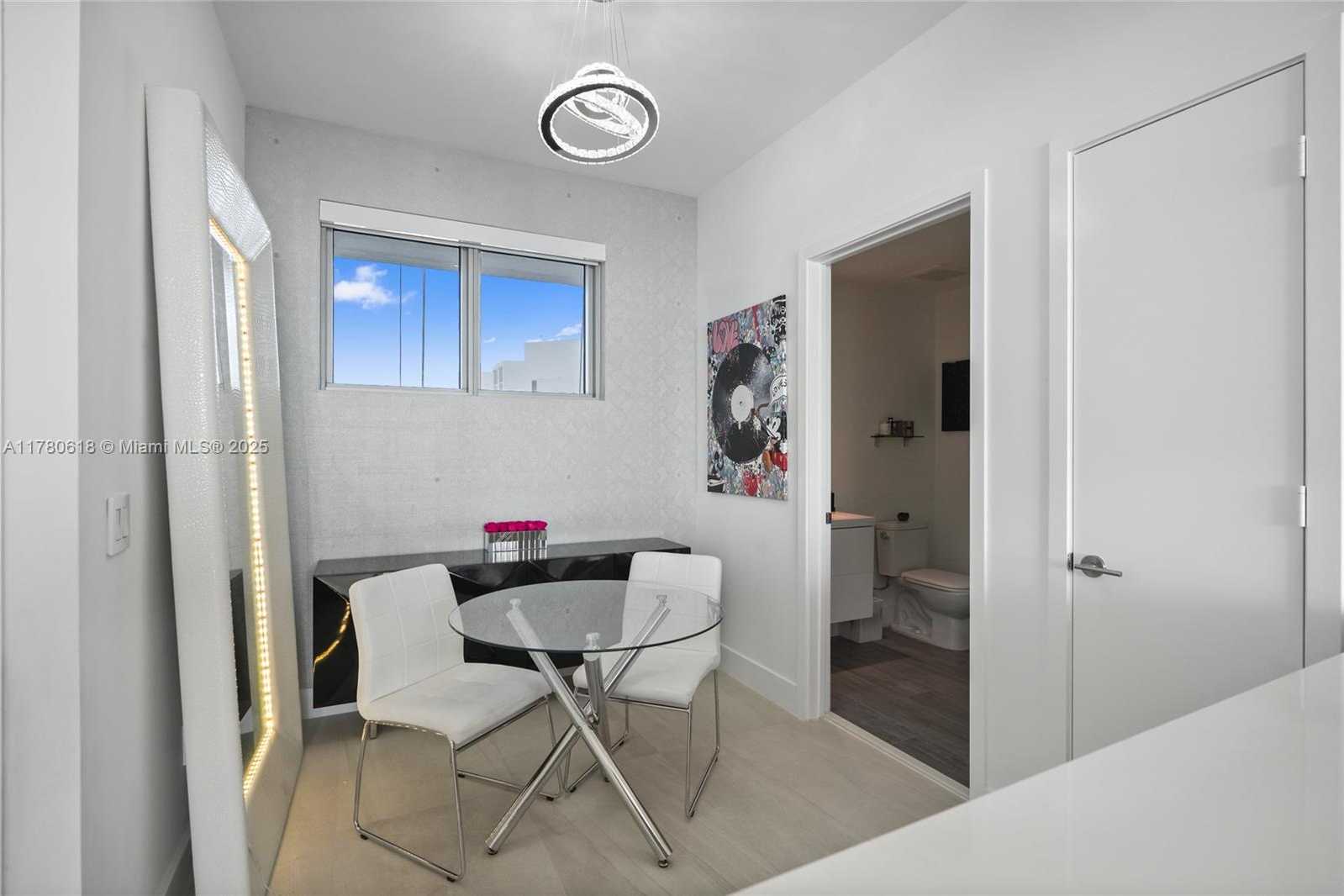 Small Image of 2900 NE 7th Ave, Miami, FL 33137, USA Number 4