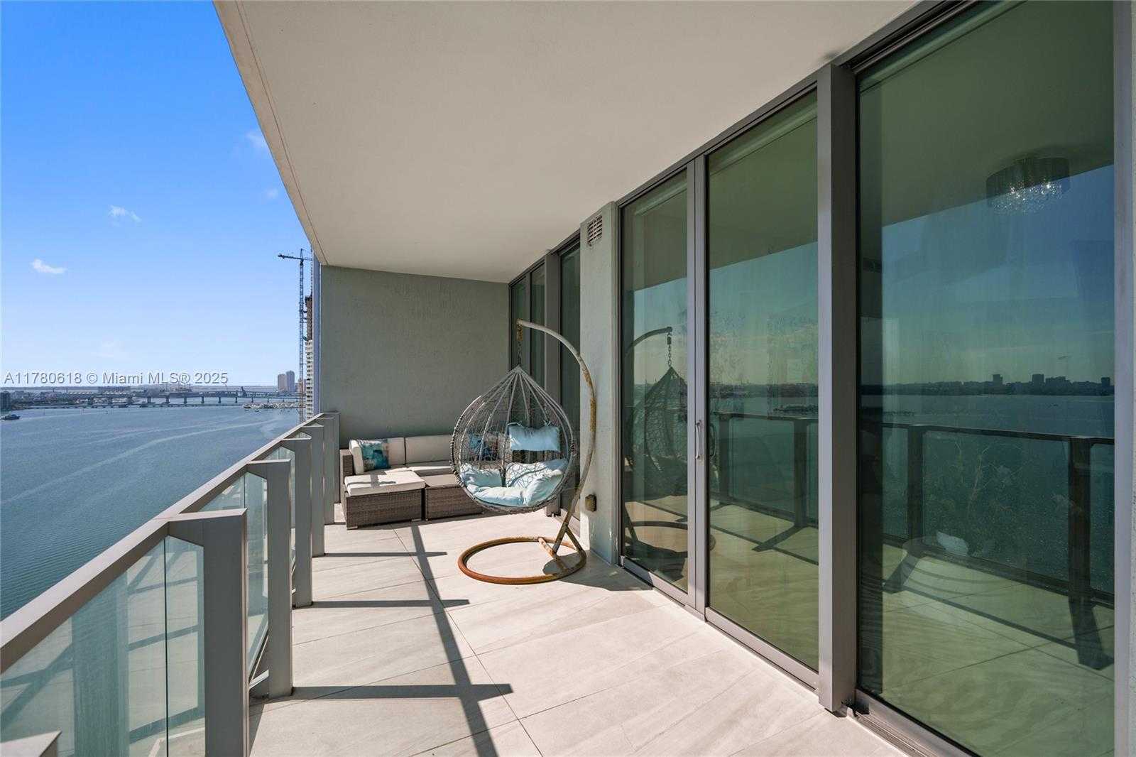 Small Image of 2900 NE 7th Ave, Miami, FL 33137, USA Number 42
