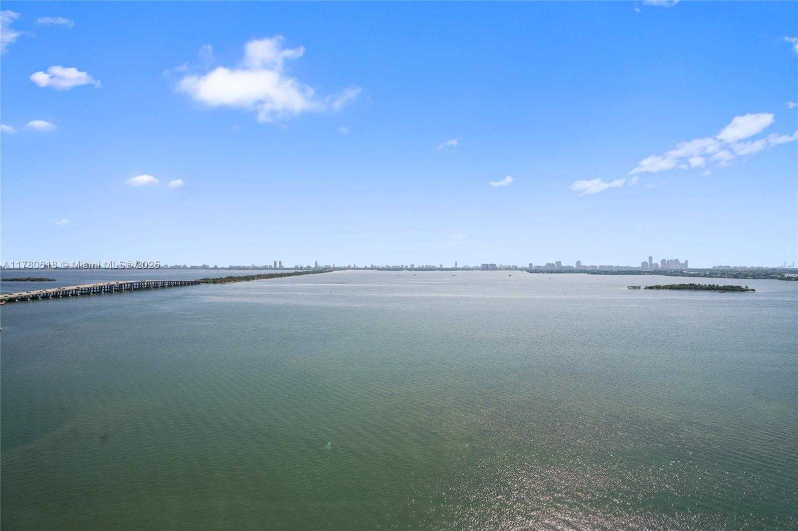 Small Image of 2900 NE 7th Ave, Miami, FL 33137, USA Number 44