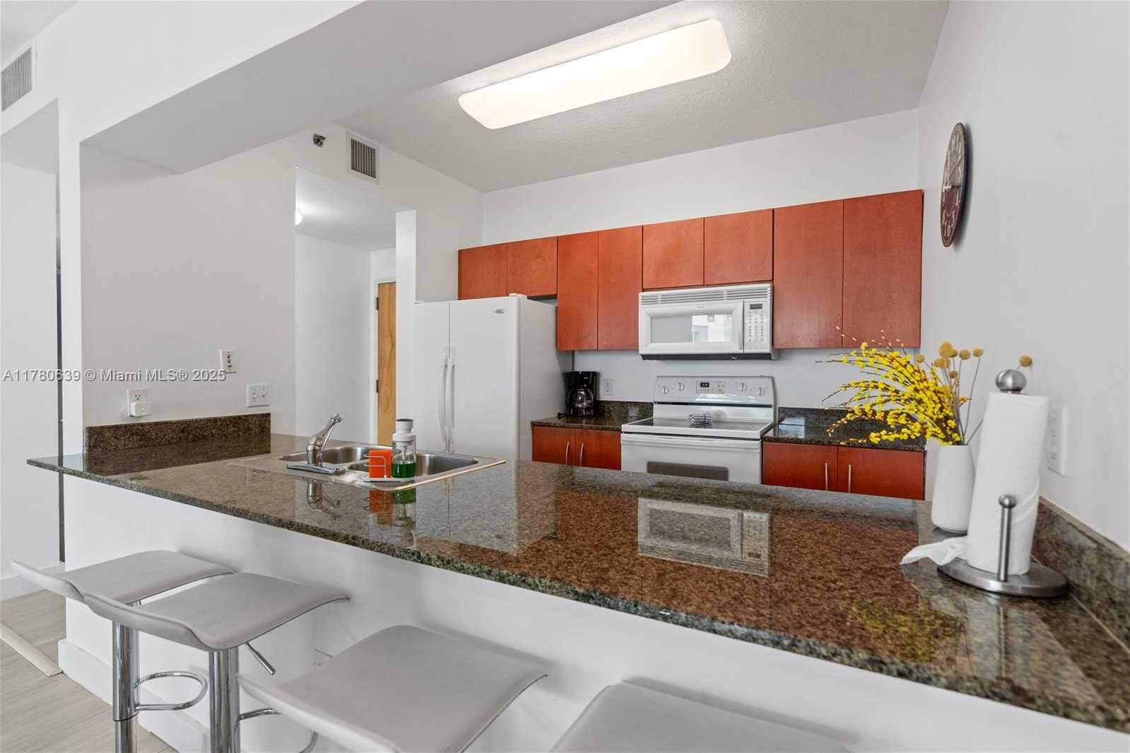 Small Image of 1200 BRICKELL BAY DR #PH 4218, Miami Number 15