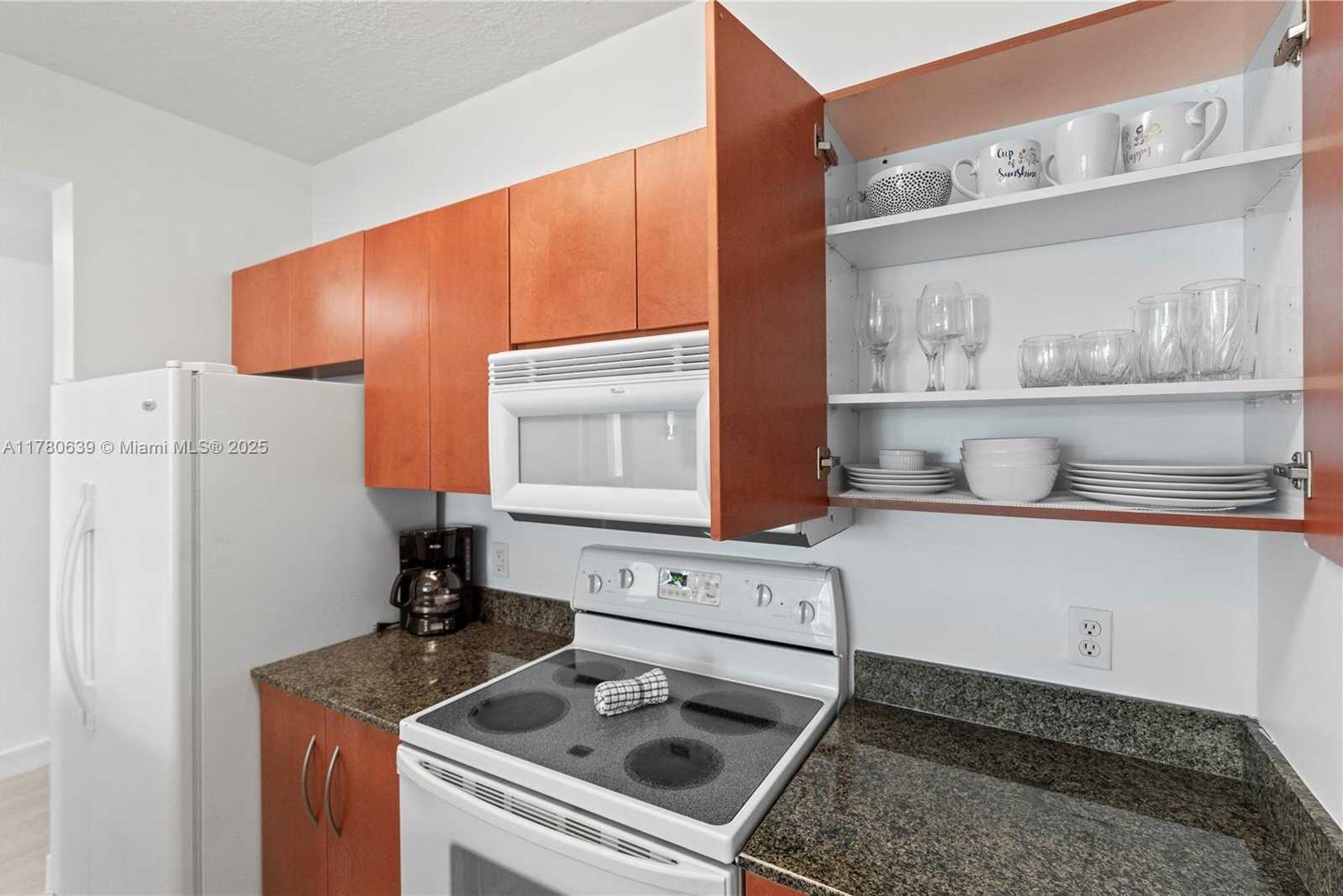 Small Image of 1200 BRICKELL BAY DR #PH 4218, Miami Number 18