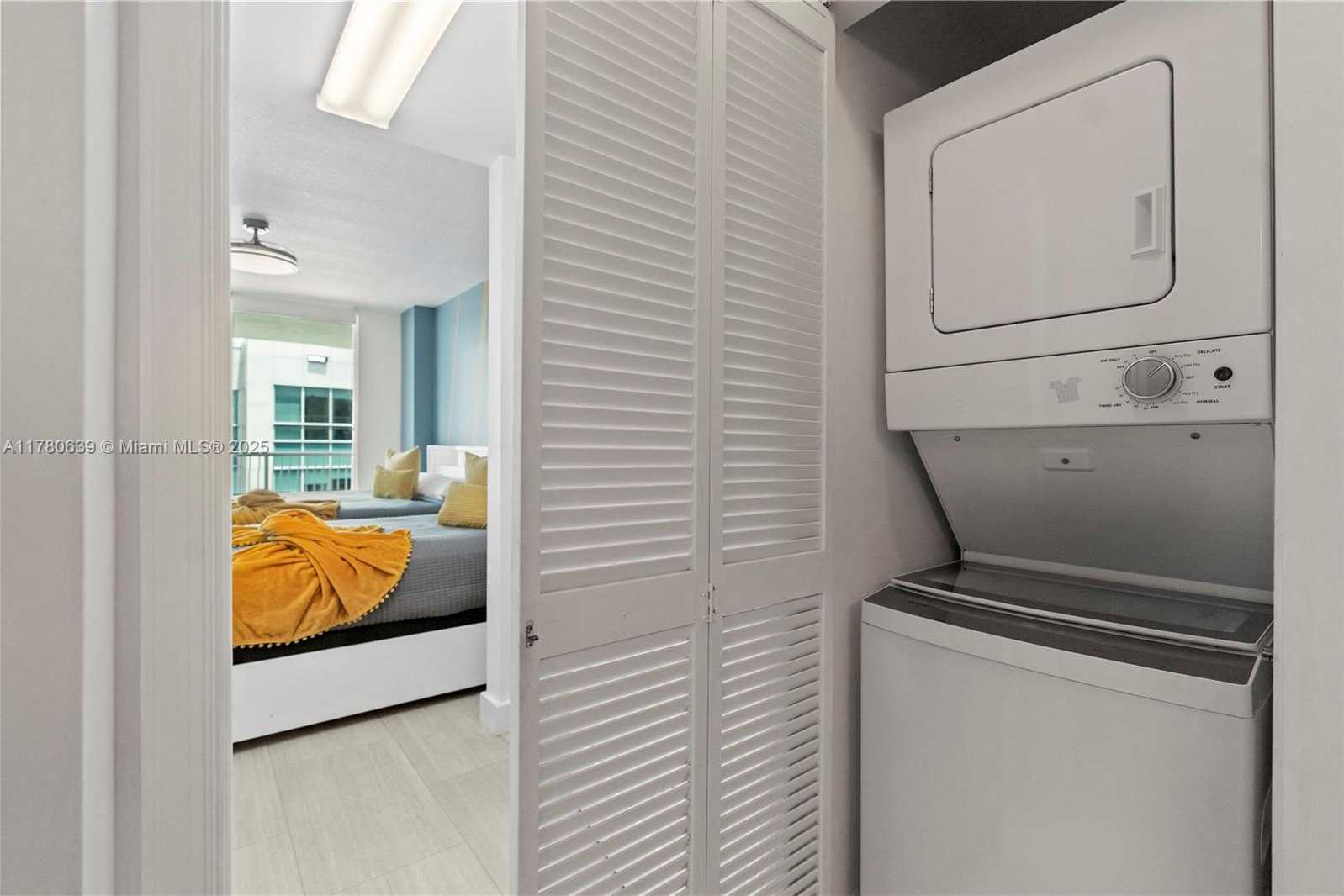 Small Image of 1200 BRICKELL BAY DR #PH 4218, Miami Number 34