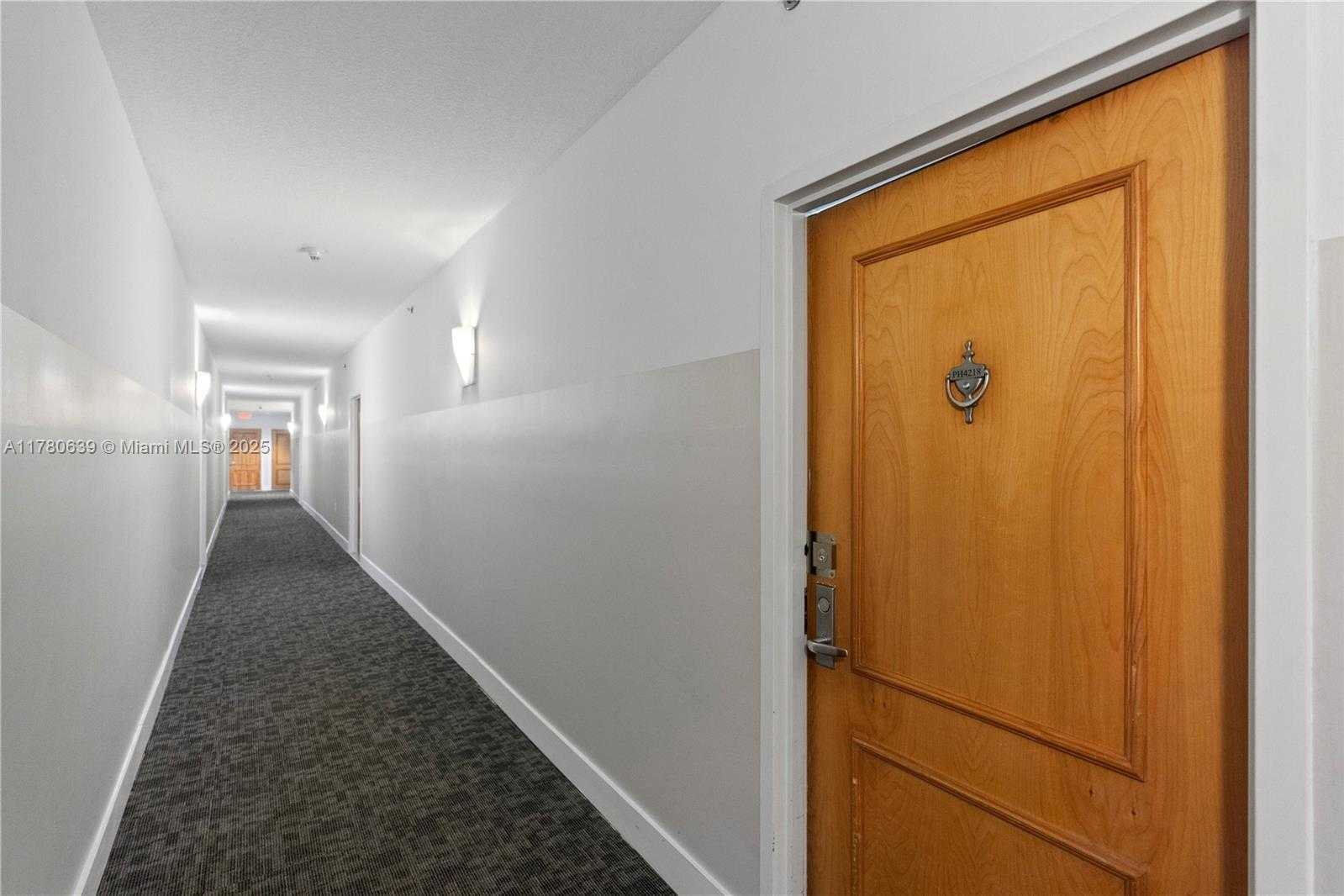 Small Image of 1200 BRICKELL BAY DR #PH 4218, Miami Number 37