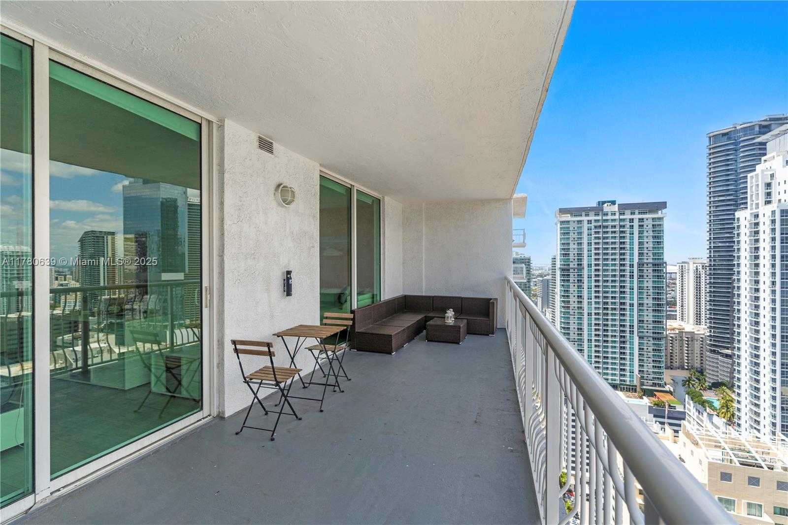 Small Image of 1200 BRICKELL BAY DR #PH 4218, Miami Number 6