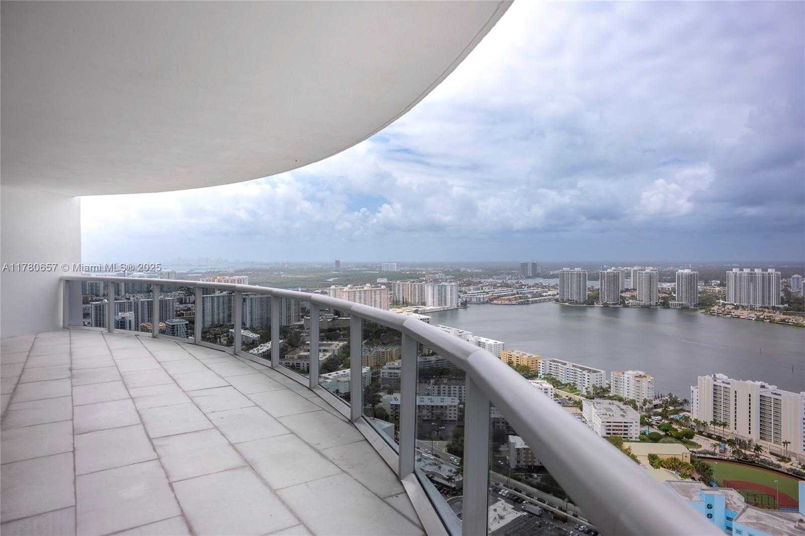 Small Image of 18201 COLLINS AVE #5301, Sunny Isles Beach Number 4