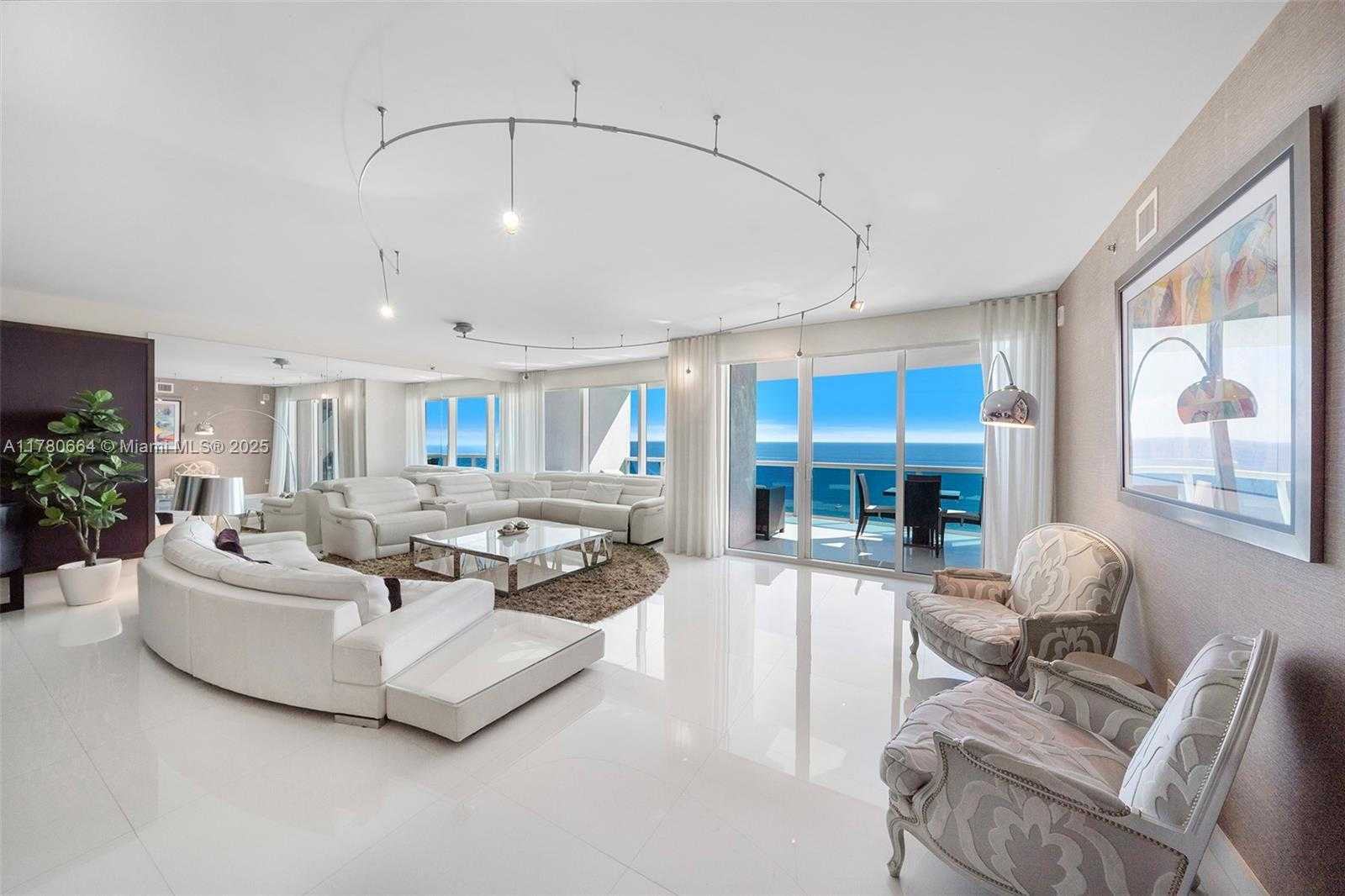 Small Image of 2711 SOUTH OCEAN DR #1904, Hollywood Number 2