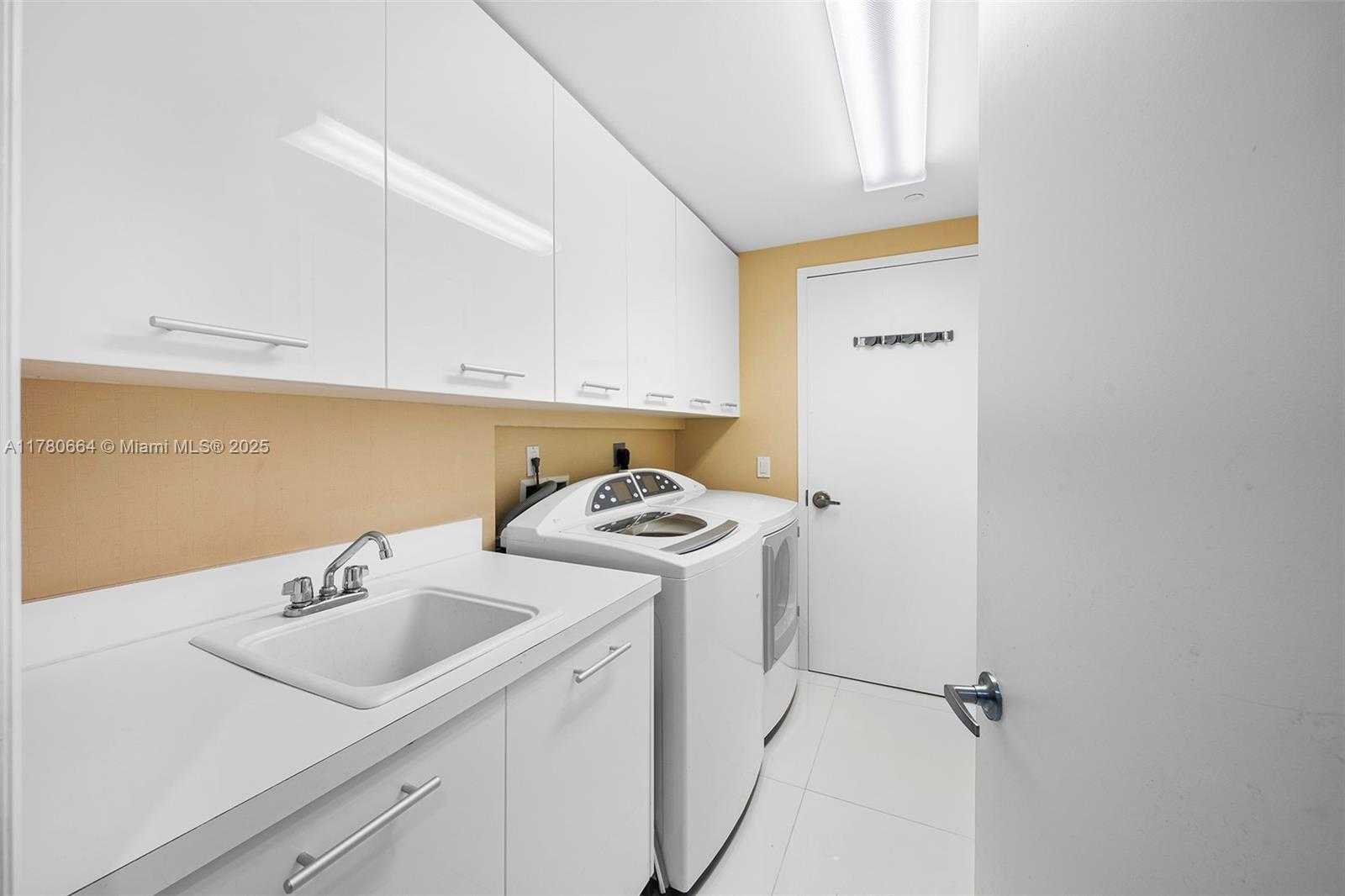 Small Image of 2711 SOUTH OCEAN DR #1904, Hollywood Number 35