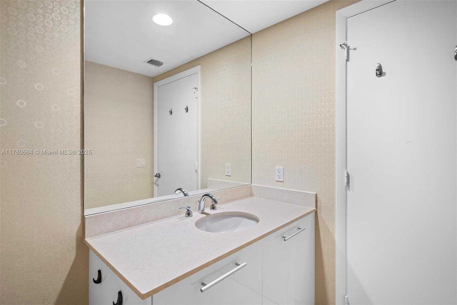 Small Image of 2711 SOUTH OCEAN DR #1904, Hollywood Number 45