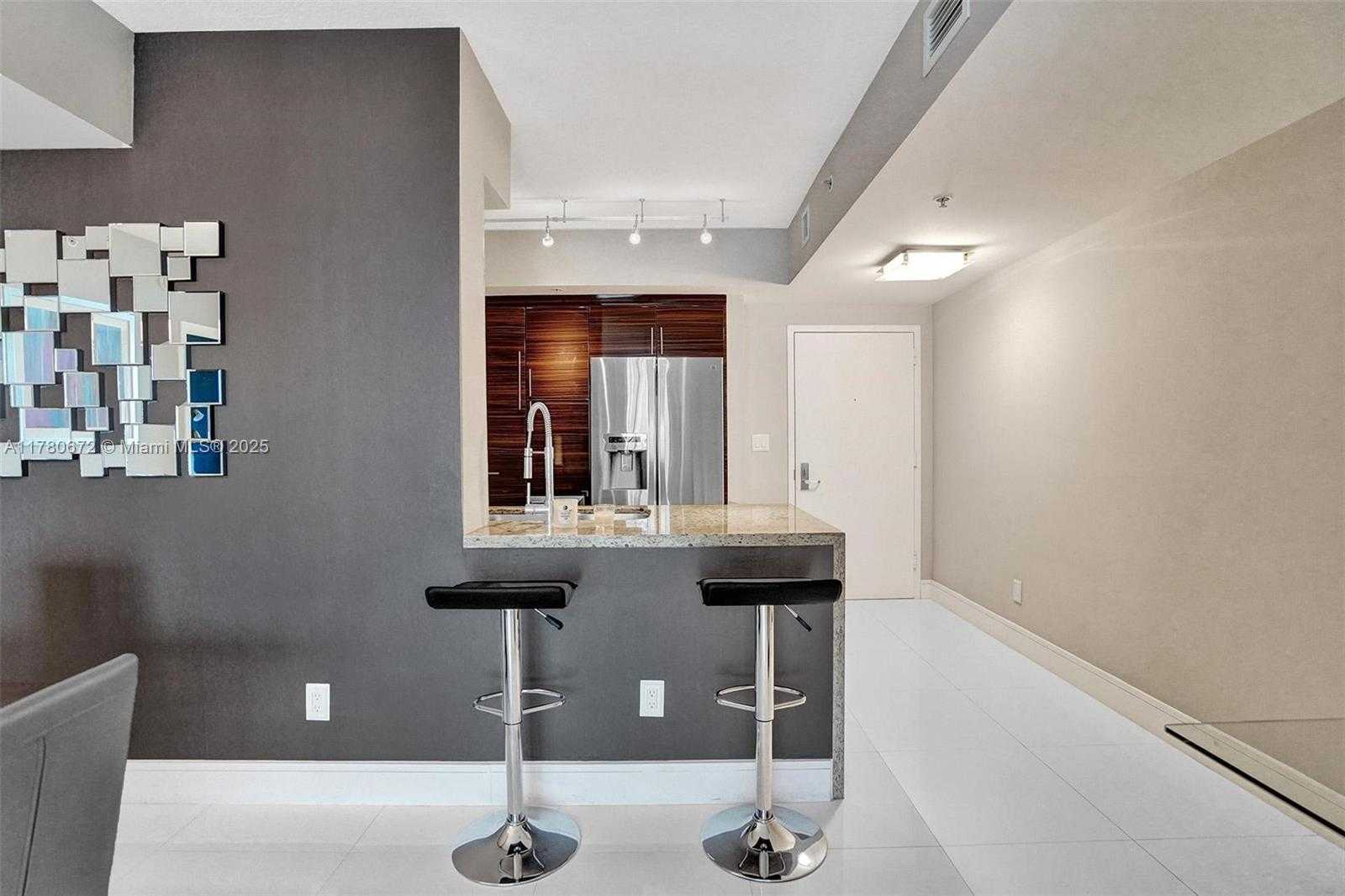 Small Image of 325 SOUTH BISCAYNE BLVD #2519, Miami Number 10