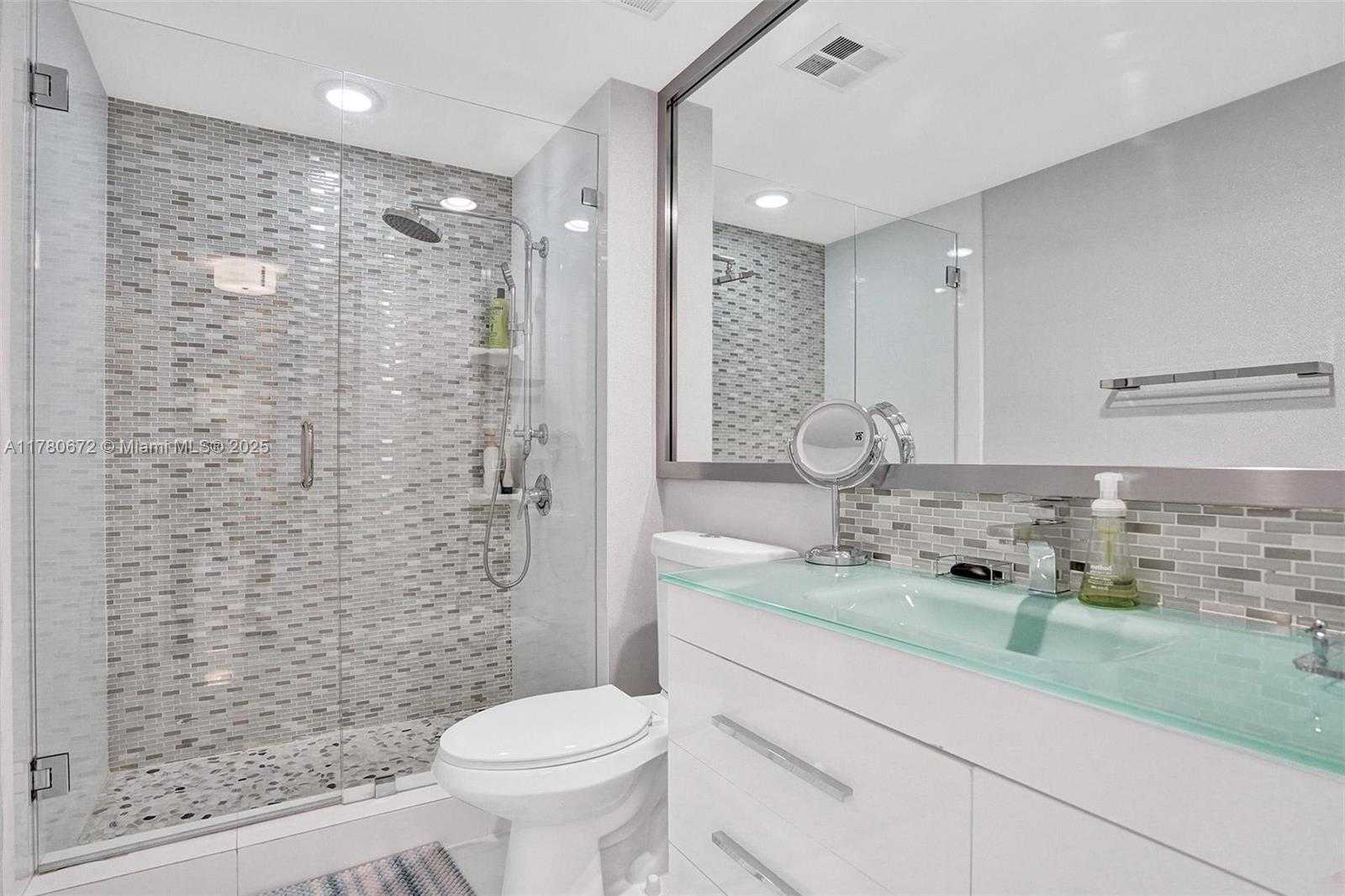 Small Image of 325 SOUTH BISCAYNE BLVD #2519, Miami Number 12