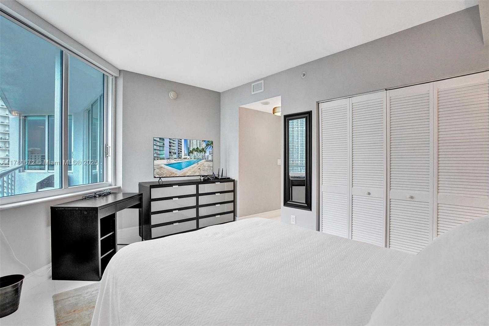 Small Image of 325 SOUTH BISCAYNE BLVD #2519, Miami Number 14
