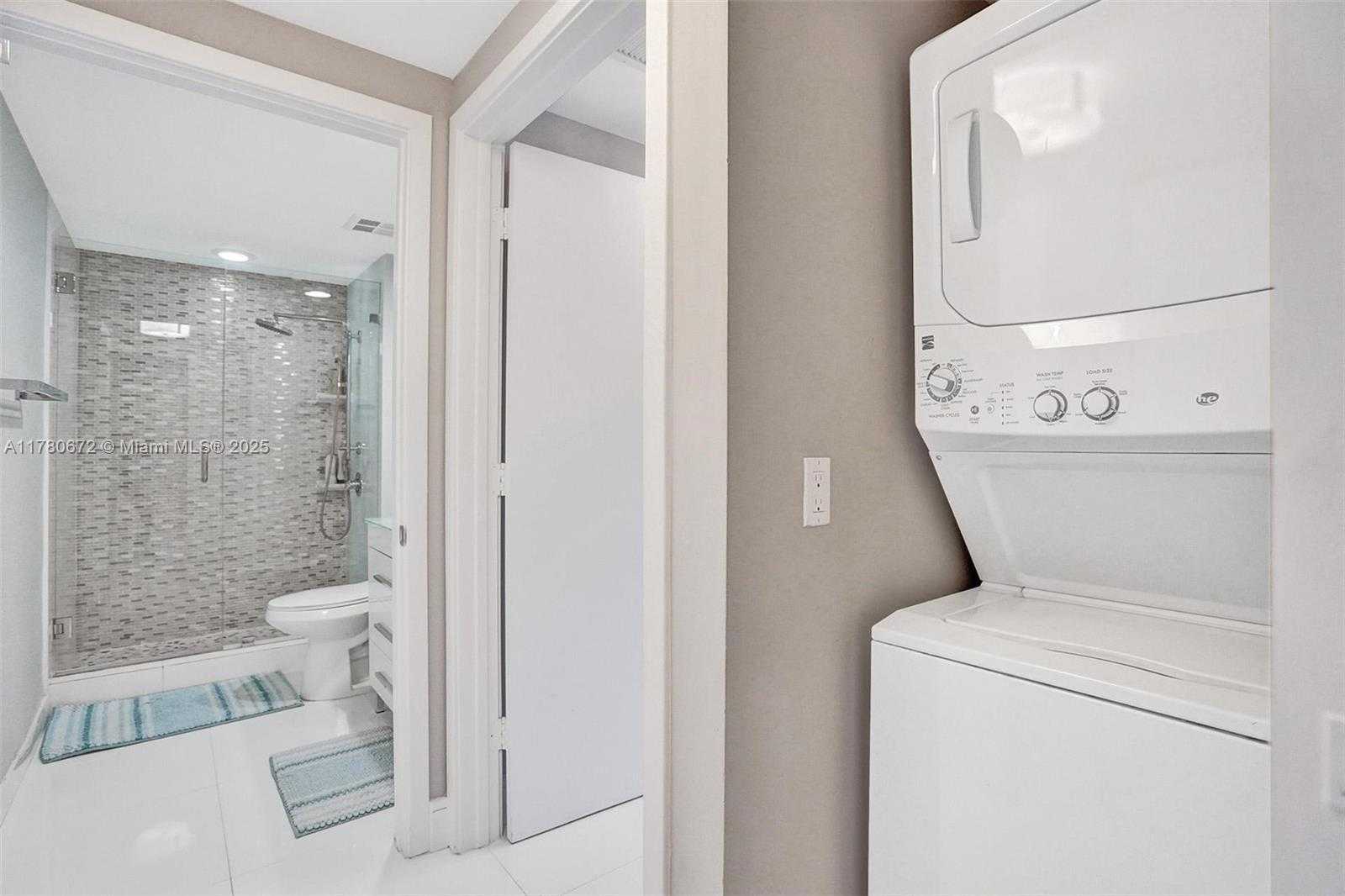 Small Image of 325 SOUTH BISCAYNE BLVD #2519, Miami Number 16