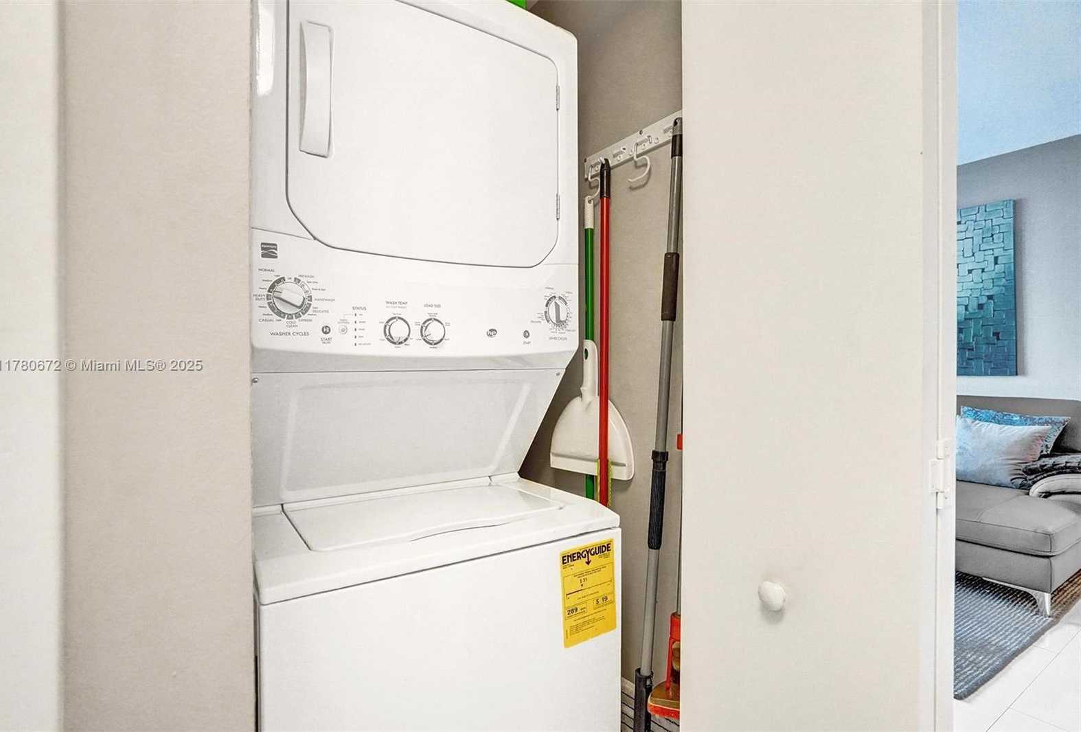 Small Image of 325 SOUTH BISCAYNE BLVD #2519, Miami Number 17
