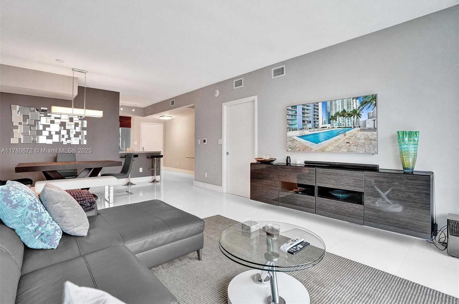Small Image of 325 SOUTH BISCAYNE BLVD #2519, Miami Number 2