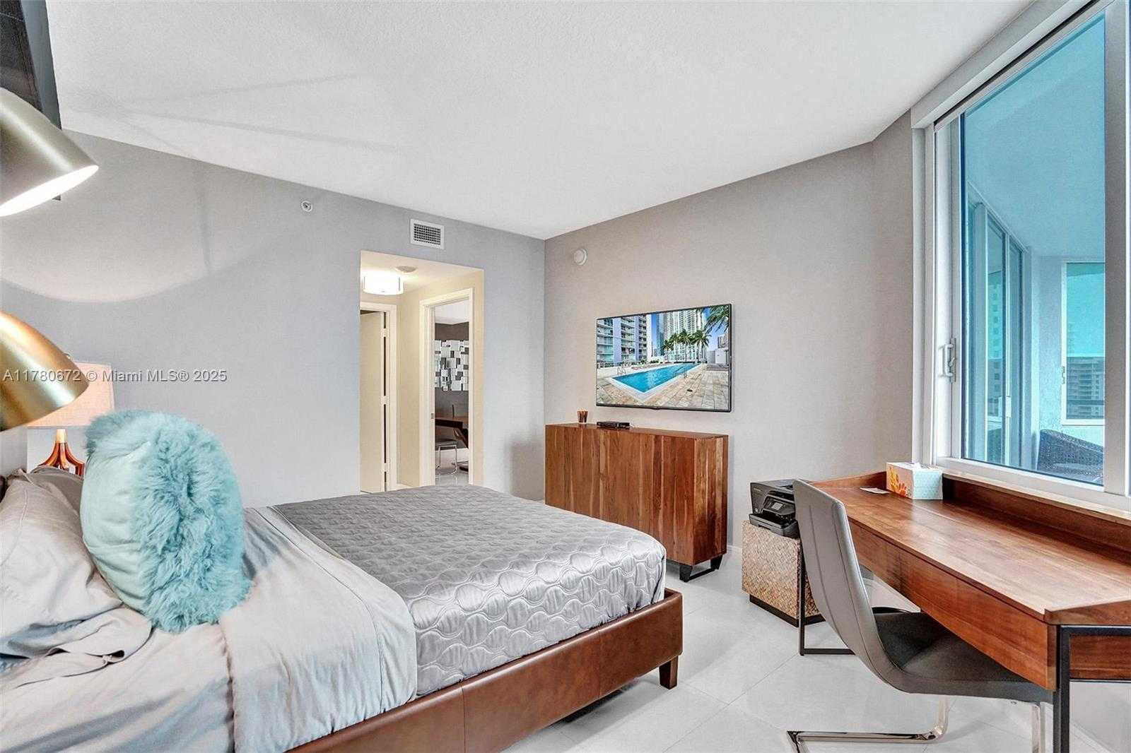 Small Image of 325 SOUTH BISCAYNE BLVD #2519, Miami Number 21
