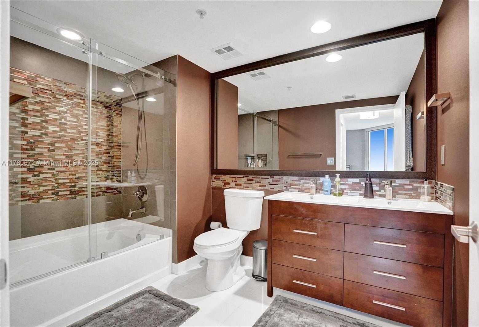 Small Image of 325 SOUTH BISCAYNE BLVD #2519, Miami Number 23