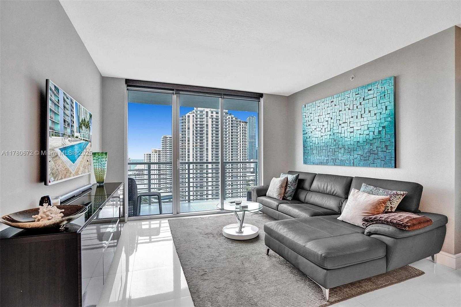 Small Image of 325 SOUTH BISCAYNE BLVD #2519, Miami Number 3