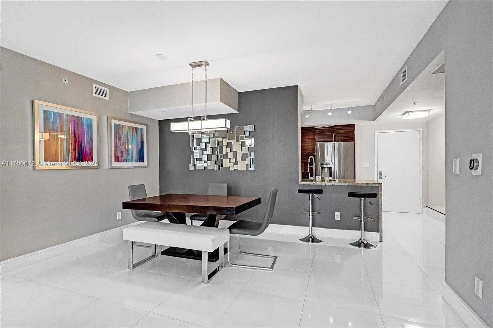 Small Image of 325 SOUTH BISCAYNE BLVD #2519, Miami Number 5