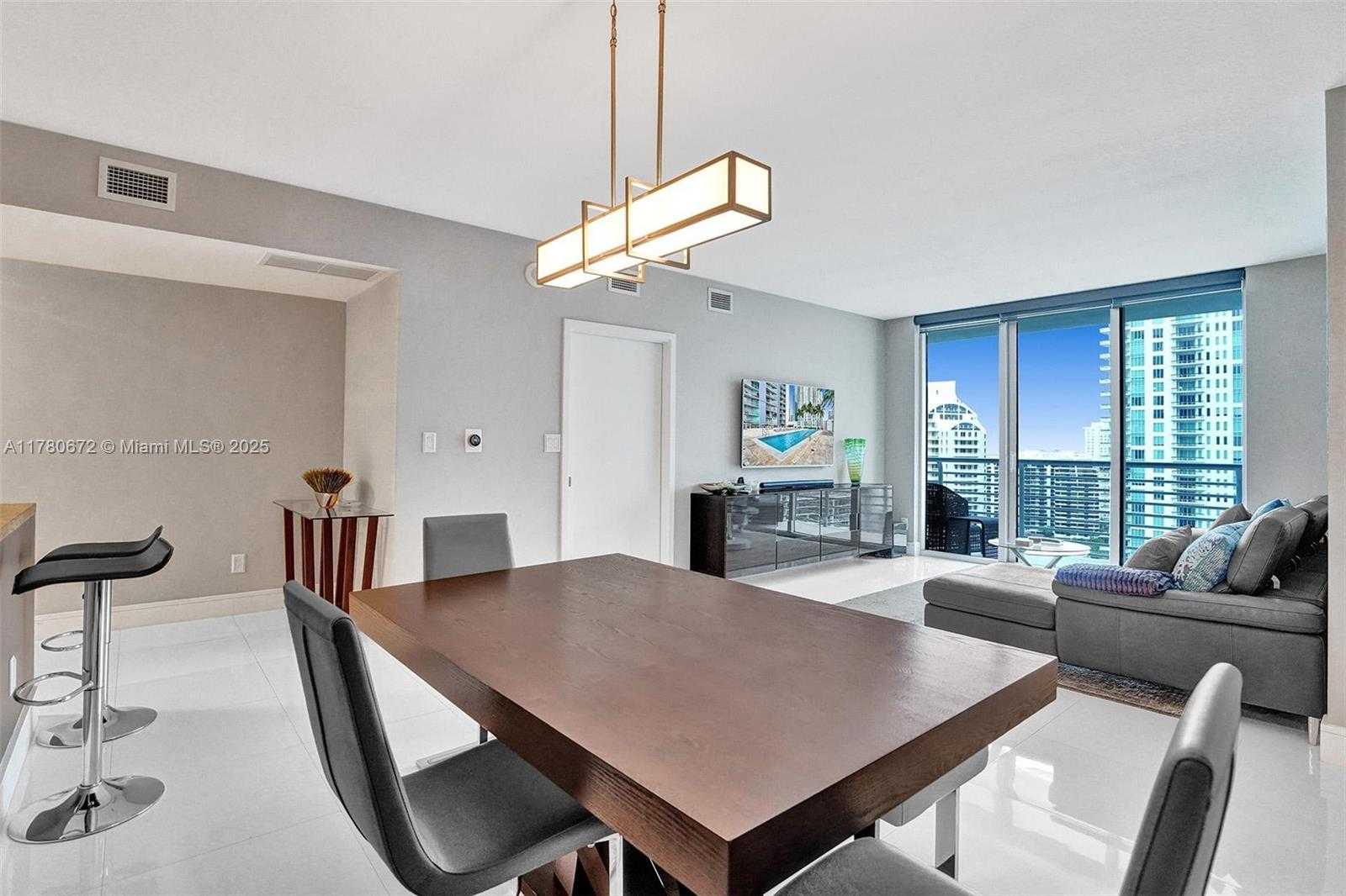 Small Image of 325 SOUTH BISCAYNE BLVD #2519, Miami Number 8