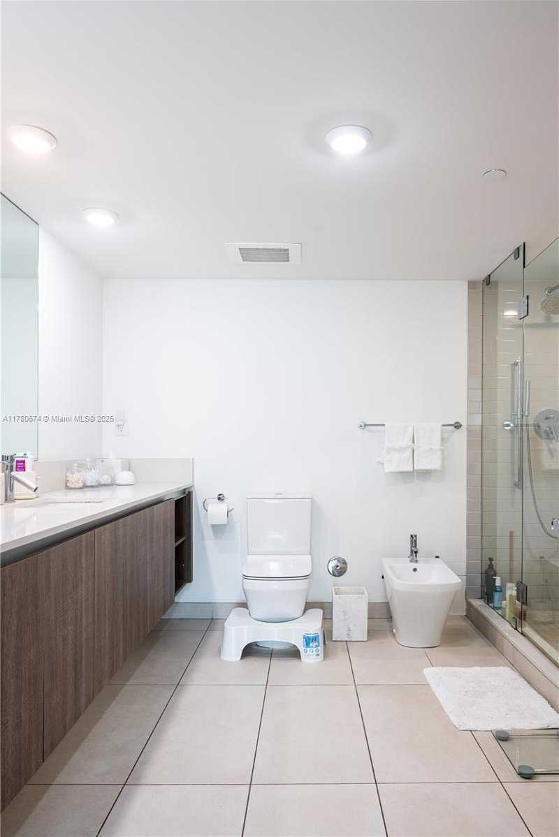 Small Image of 1025 #706, Bay Harbor Islands Number 13