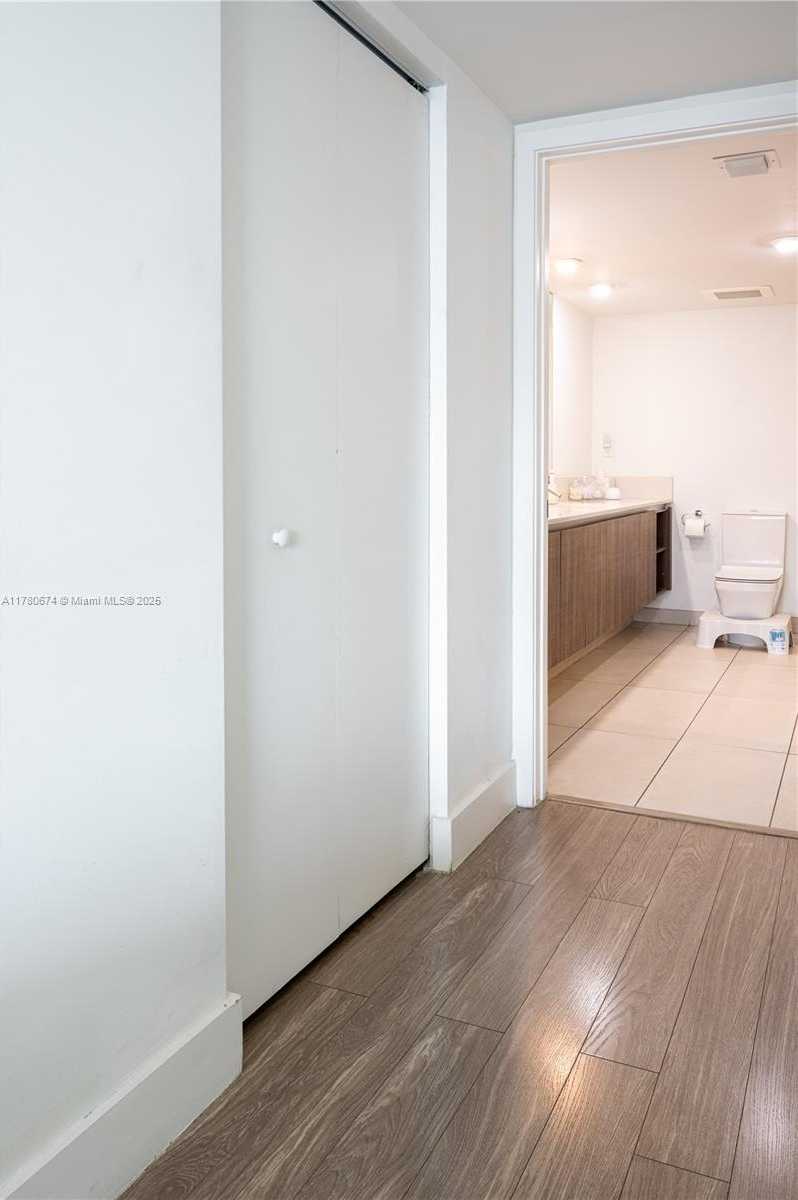 Small Image of 1025 #706, Bay Harbor Islands Number 19
