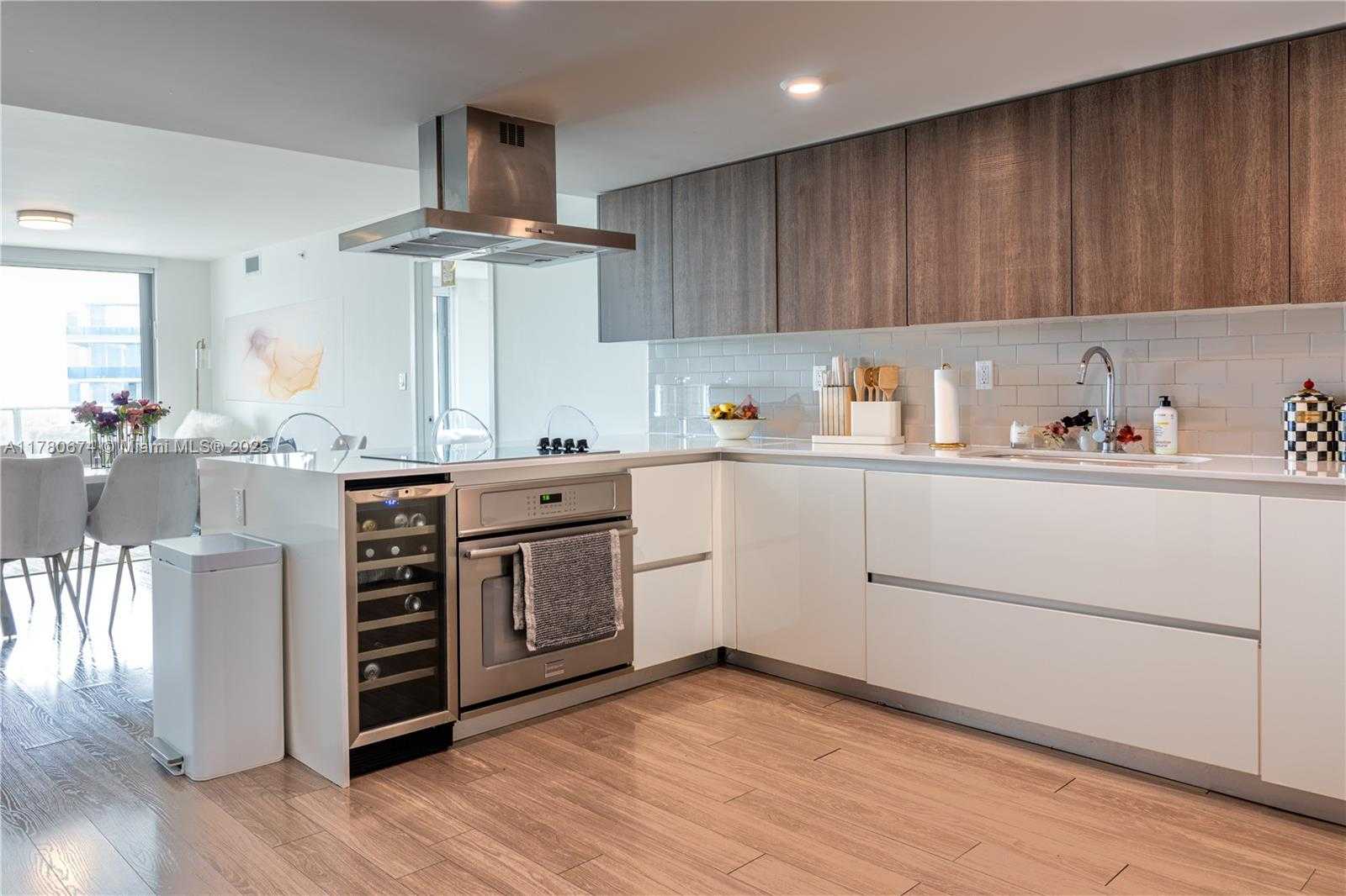 Small Image of 1025 #706, Bay Harbor Islands Number 8