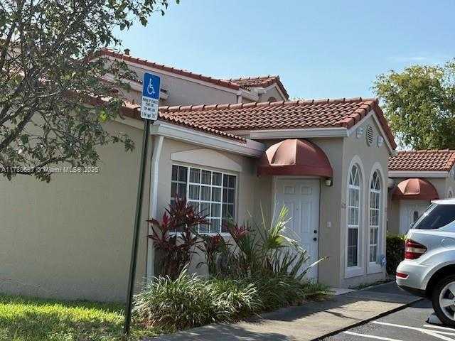 Small Image of 6720 NORTH WEST 166TH TER #401, Miami Lakes Number 26