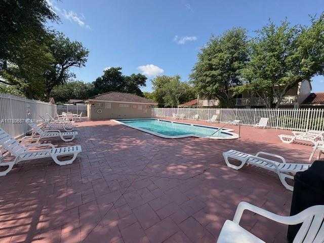 Small Image of 6720 NORTH WEST 166TH TER #401, Miami Lakes Number 31