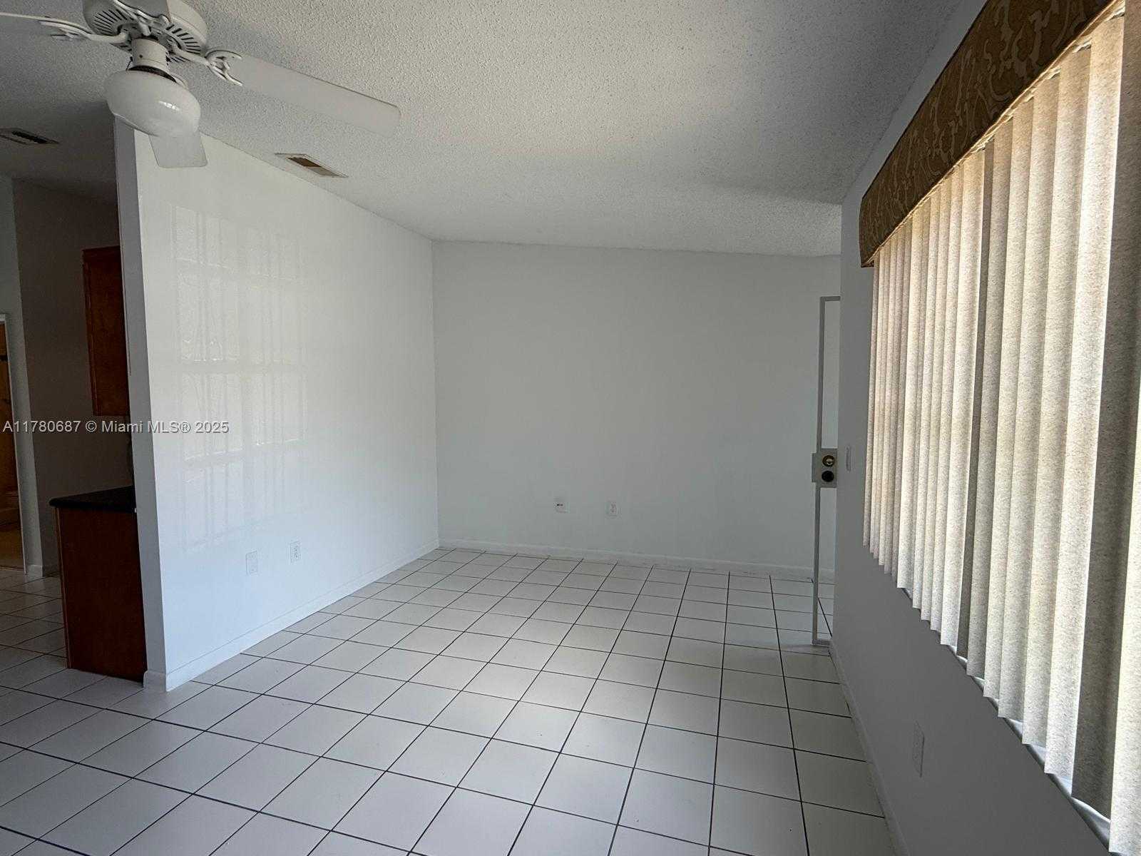 Small Image of 6720 NORTH WEST 166TH TER #401, Miami Lakes Number 4