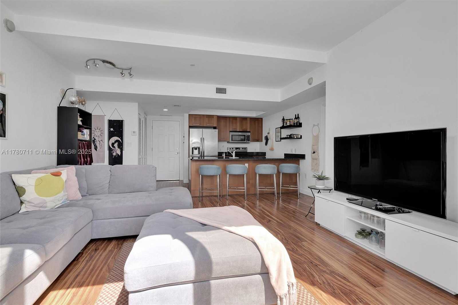 Small Image of 4100 SALZEDO ST #912, Coral Gables Number 10