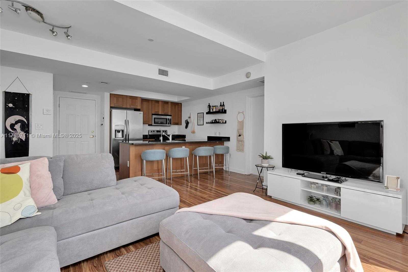 Small Image of 4100 SALZEDO ST #912, Coral Gables Number 11